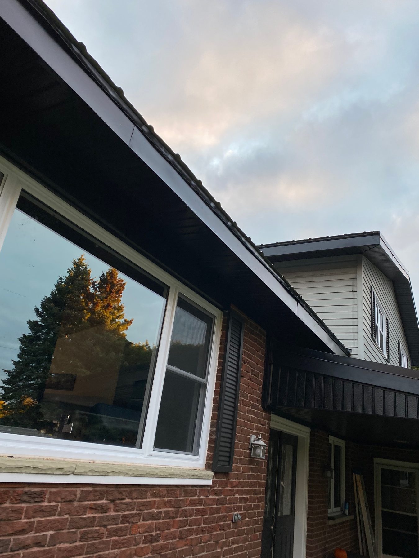 Premium exterior aluminum and window caulking by Ben Jay Contracting